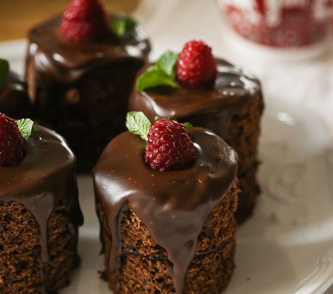 Čokoladne tortice sa malinama
